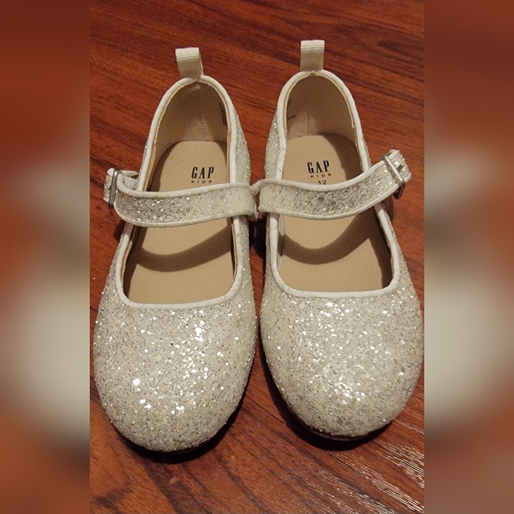 GAP SPARKLE MARY JANES